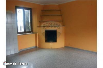 REMAX Abitat, Vendita de Casa en    Trino Foto3 