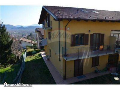 Venta - Casa 5 locali o piu - Montone 