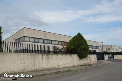 Venta - Appartamento 5 locali o piu - Volpago Del Montello 