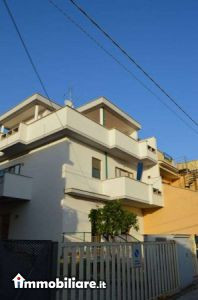 RE/MAX Abacus, Vendita de Casa en    Roma Foto21