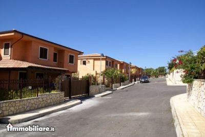 Venta - Casa 5 locali o piu - Castel San Giovanni 