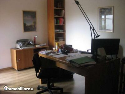 Venta - Appartamento 5 locali o piu - Malnate 