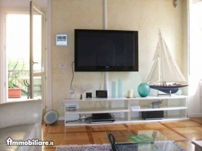 Venta - Appartamento 4 locali - Gardone Riviera 