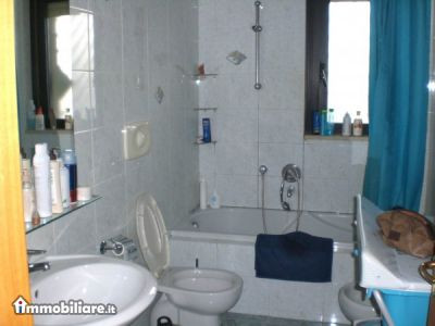 Castronuovo Luigi Intermediazione Immobiliare, Affitto de Appartamento en    Valenzano Foto7 