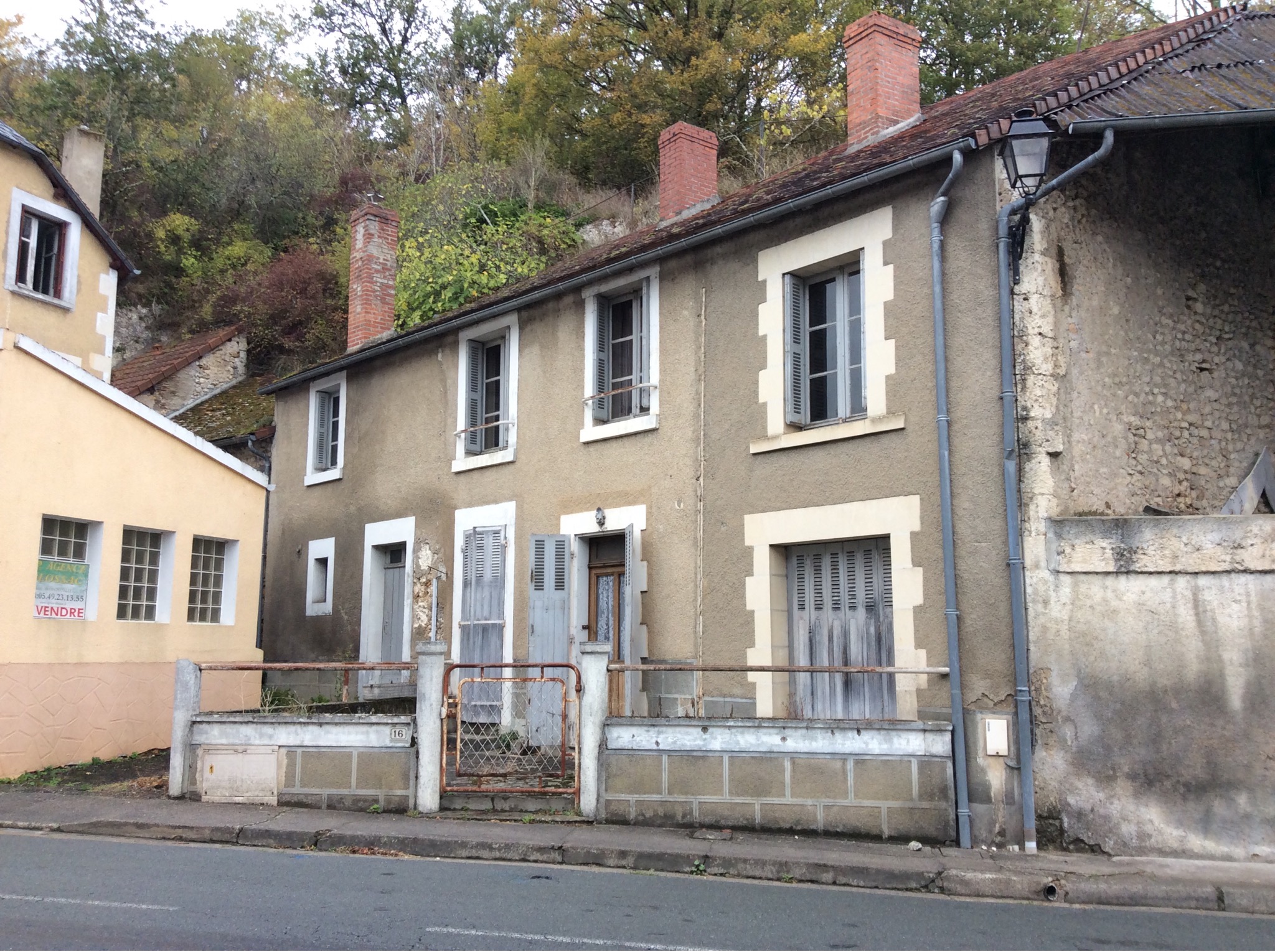 Maisons à vendre à SaintPierreDeMaille entre particuliers et agences